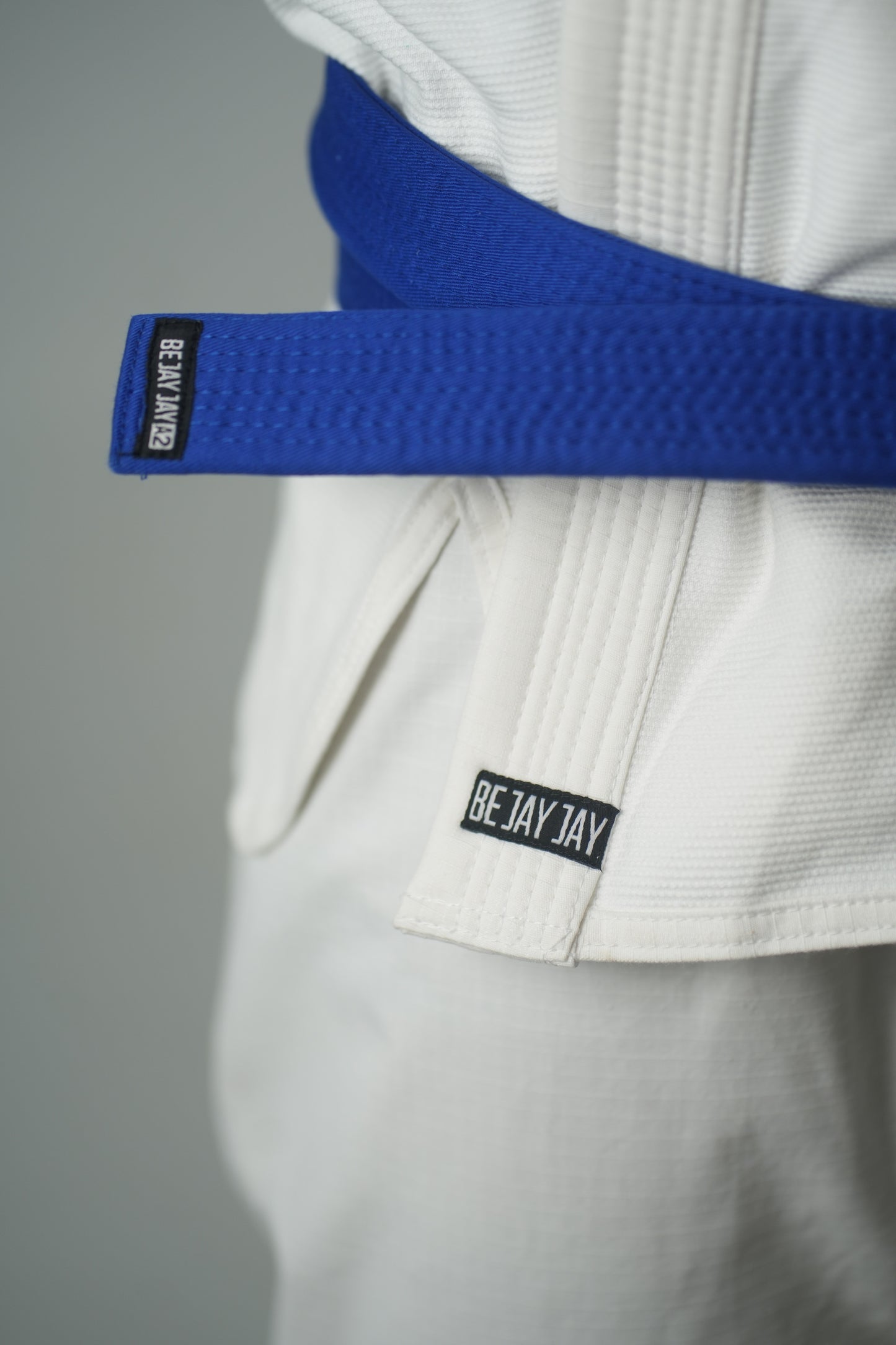 Kimono Jiu-Jitsu Adulto Bejayjay Shade Branco (IMPORTADAO)